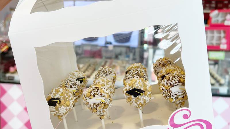 SAS Cupcakes celebrating graduates with free treats and deals